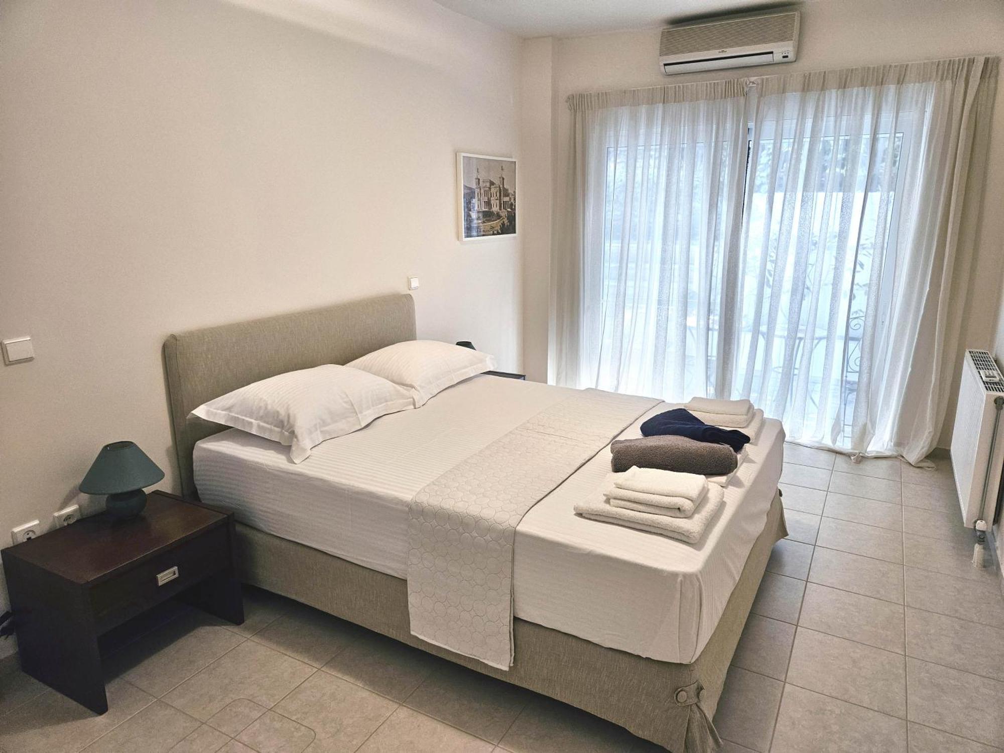 Lagonisi Beach House Kalivia Thorikou Bilik gambar