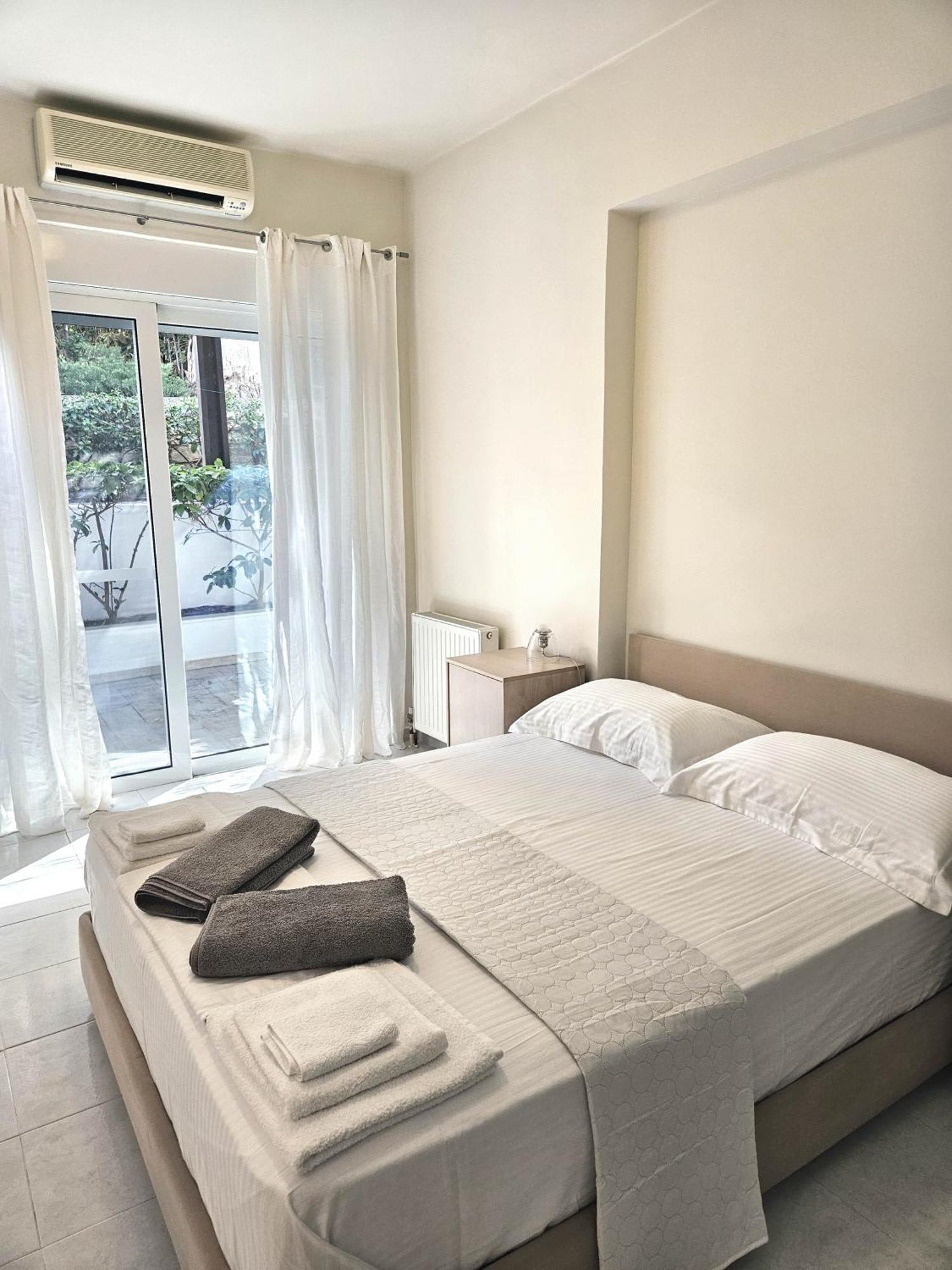 Lagonisi Beach House Kalivia Thorikou Bilik gambar