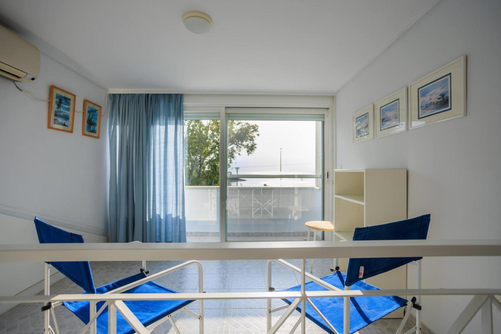 Lagonisi Beach House Kalivia Thorikou Bilik gambar